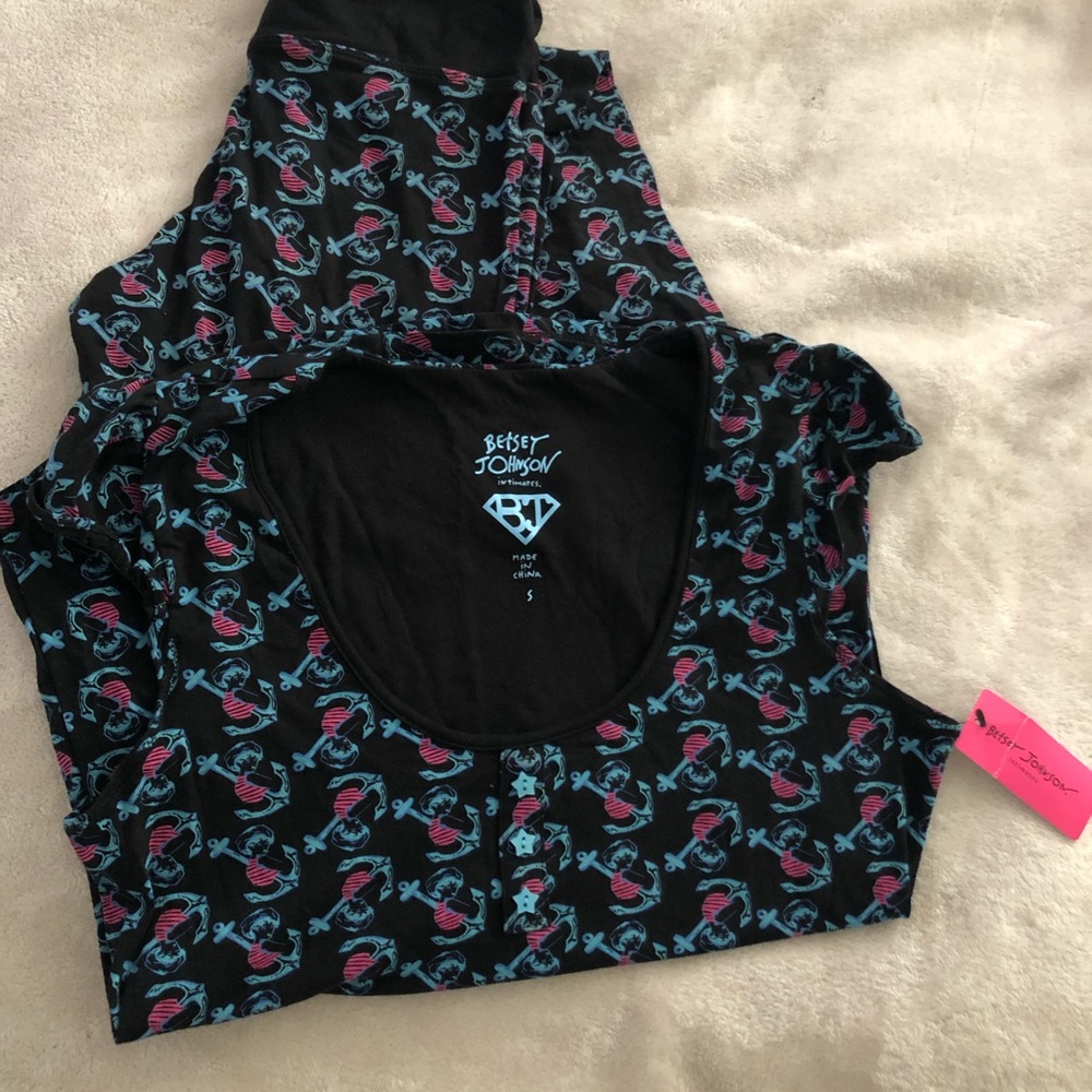 ⭐️NWT⭐️Betsey Johnson Printed Pajama Set